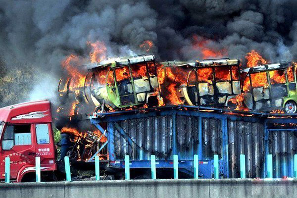元览科普：货车着火事故频发 卡友夏季行车要留心