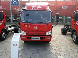 元览贴士：保障行车安全，下雨天行驶技巧分享